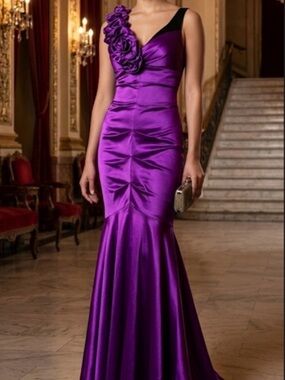 CACHE Vintage Purple
Satin Mermaid
Gown with Rosette Detail Size 0